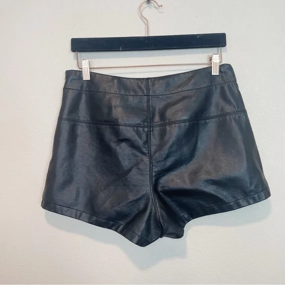 Free People Emmy Studded Black Mini Skort Faux Leather Size 8 - Picture 5 of 10